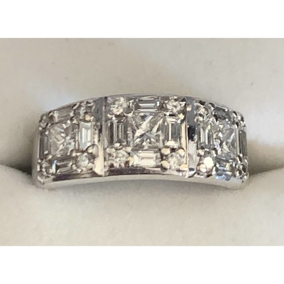 14K White Gold .9 TOTAL CARAT Princess Cut 3 Stone Diamond Ring Size 8 - Picture 3 of 6